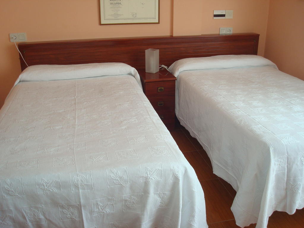 Hotel Brisamar Bañugues Zimmer foto